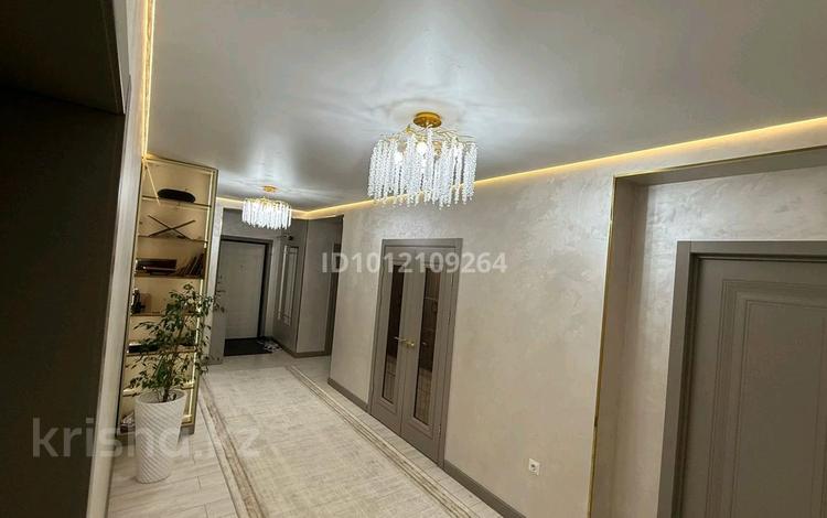 3-бөлмелі пәтер · 110 м² · 3/9 қабат, Пер. Батыс 2, бағасы: 39.5 млн ₸ в Актобе, мкр. Курмыш — фото 2