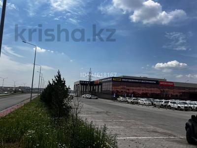 Свободное назначение, офисы, магазины и бутики, склады, кабинеты и рабочие места, студии · 1200 м² за 4.2 млн 〒 в Караганде, Казыбек би р-н