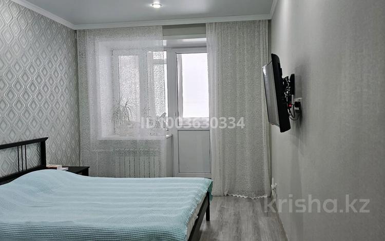 3-бөлмелі пәтер · 92 м² · 5/6 қабат, мкр Строитель, С. Тюленина 4, бағасы: 40 млн ₸ в Уральске — фото 2