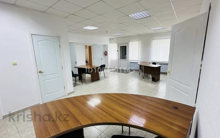 Еркін, кеңселер, дүкендер мен бутиктер, сұлулық салондары, білім орталықтары, ойын-сауық, кабинеттер және жұмыс орындары, студиялар · 130 м², бағасы: 100 000 ₸ в Костанае, 6-й микрорайон — фото 19