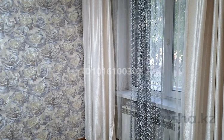 2-бөлмелі пәтер · 54 м² · 1/5 қабат, Казахстан 108 — Центральный рынок,библиотека имени Пушкина, бағасы: 180 000 ₸ в Усть-Каменогорске — фото 2