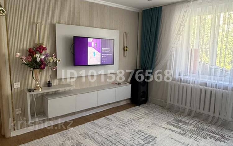 4-бөлмелі пәтер · 90 м² · 4/5 қабат, Степной 2 ш/а. 3, бағасы: 40 млн ₸ в Караганде, Казыбек би р-н — фото 2