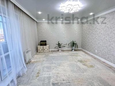 4-комнатная квартира, 128 м², 4/9 этаж, ружейникова за 39 млн 〒 в Уральске