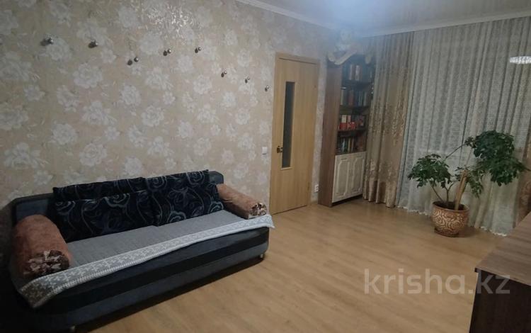 2-комнатная квартира · 43 м² · 5/5 этаж, Майкудук, Майкудук, 17й микрорайон 47 за 9.9 млн 〒 в Караганде, Алихана Бокейханова р-н — фото 2