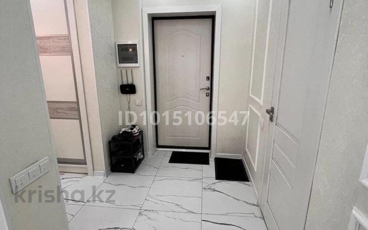 2-комнатная квартира · 64 м² · 7/13 этаж, мкр Тастак-2 14 — Раймбека за 400 000 ₸ в Алматы, Алмалинский р-н — фото 2