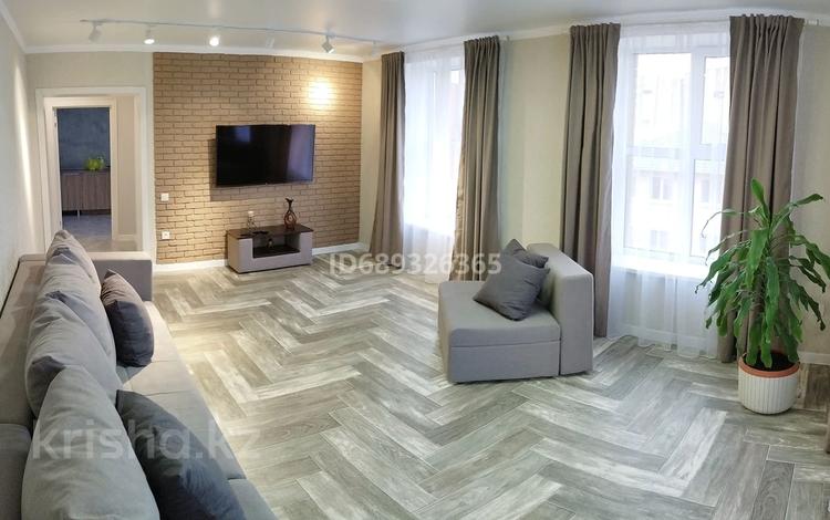 2-комнатная квартира · 86 м² · 3/10 этаж, мкр Женис 3 — ТЦ Asia Mall за 320 000 ₸ в Уральске — фото 4