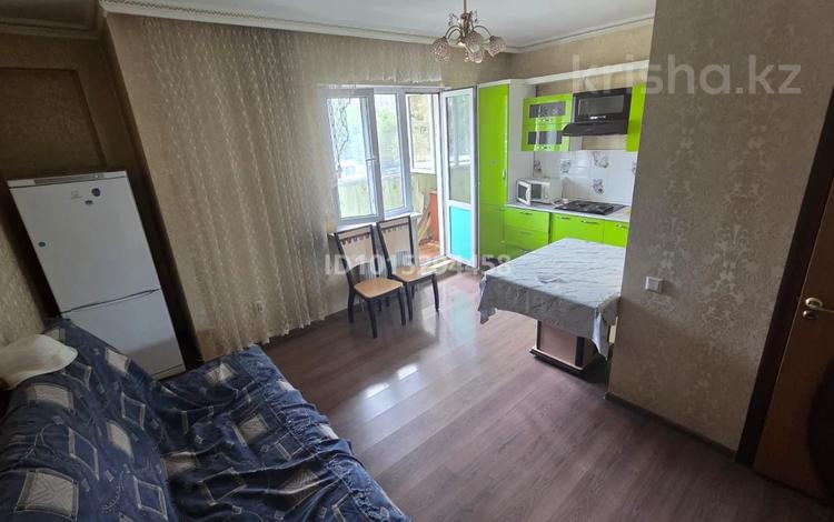 1-комнатная квартира · 45 м² · 4/10 этаж, мкр Аксай-1 10/3 за 230 000 ₸ в Алматы, Ауэзовский р-н — фото 2