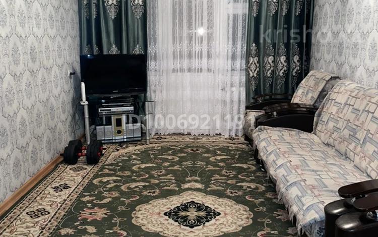 3-бөлмелі пәтер · 57.7 м² · 5/5 қабат, 11-й микрорайон, 11-й микрорайон, бағасы: 20 млн ₸ в Шымкенте, Енбекшинский р-н — фото 2