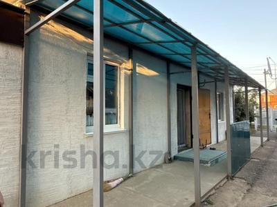 Отдельный дом · 4 комнаты · 100 м² · 10 сот., Молодежная 36 за 23 млн ₸ в Уральске