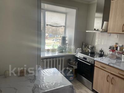 2-бөлмелі пәтер · 45 м² · 3/5 қабат, Майкудук, 12й микрорайон 5, бағасы: 12 млн ₸ в Караганде, Алихана Бокейханова р-н