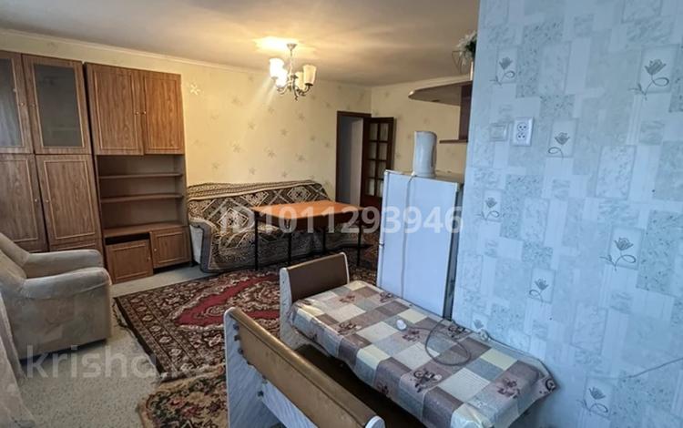 2-бөлмелі пәтер · 41.6 м² · 1/5 қабат, Толеби 47 — Рядом кмк колледж, дарын. В центре города поблизости школа, аптеки. Зимой тепло летом прохладно, бағасы: 9 млн ₸ в Кентау — фото 2
