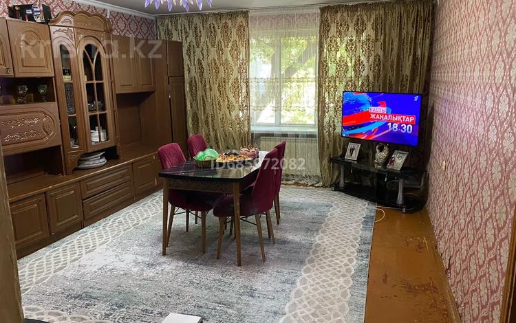 2-бөлмелі пәтер · 50.7 м² · 2/4 қабат, 11-й микрорайон, 11-й микрорайон 223 — Валиханова 223, бағасы: 21.8 млн ₸ в Шымкенте, Енбекшинский р-н — фото 2