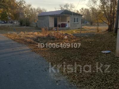 Отдельный дом · 2 комнаты · 44 м² · 8 сот., Сейфулина 32Б за 5.7 млн 〒 в Енбек