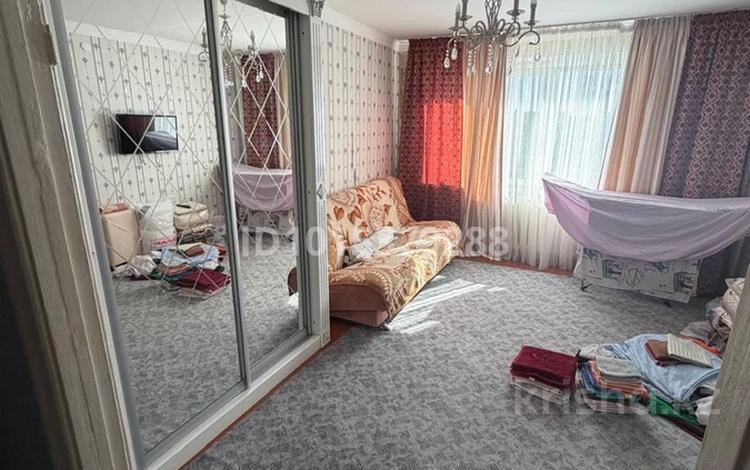 3-комнатная квартира · 65 м² · 10/10 этаж, Камзина 352 — Магазин Эрзи за 170 000 ₸ в Павлодаре — фото 2