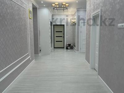 4-комнатная квартира, 155 м², 4/9 этаж, Тауелсиздик за 78 млн 〒 в Актобе