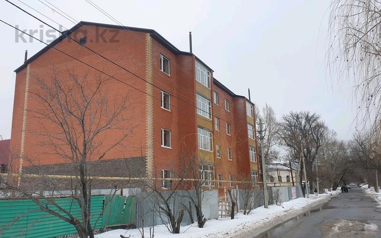 1-комнатная квартира, 40 м², 3/4 этаж, фрунзе за 11 млн 〒 в Уральске — фото 2