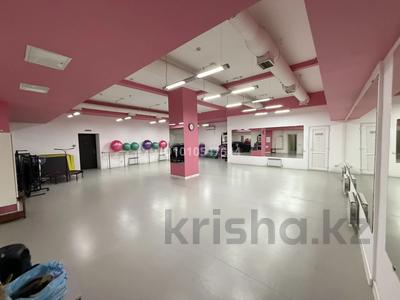 Офисы, магазины и бутики, склады, салоны красоты, бани, гостиницы и зоны отдыха, фитнес и спорт, развлечения, кабинеты и рабочие места, студии · 445 м² за 3 млн 〒 в Алматы, Бостандыкский р-н