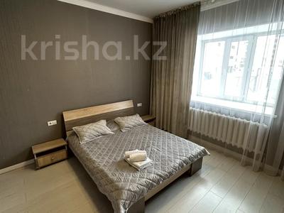 1-комнатная квартира, 50 м², 1/12 этаж посуточно, Акмешит 11 за 12 990 〒 в Астане, Есильский р-н