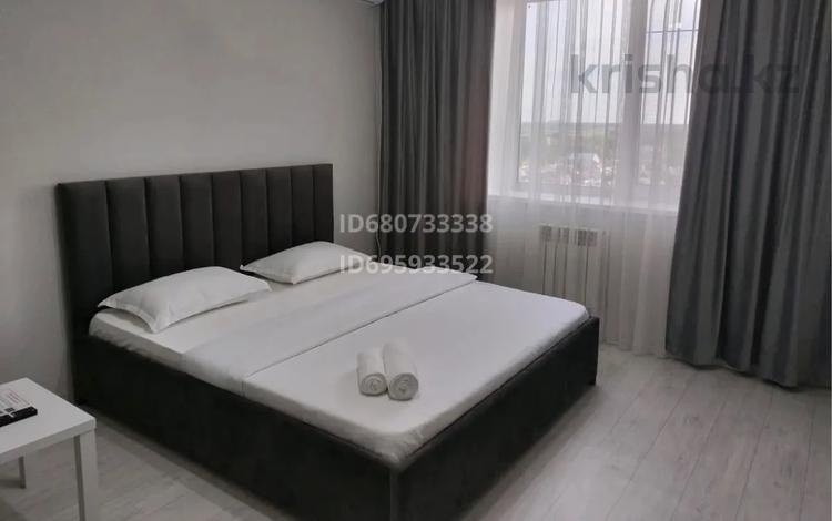 1-комнатная квартира · 55 м² · 5 этаж, мкр. Алмагуль, 4 21 за 13 000 ₸ в Атырау — фото 2