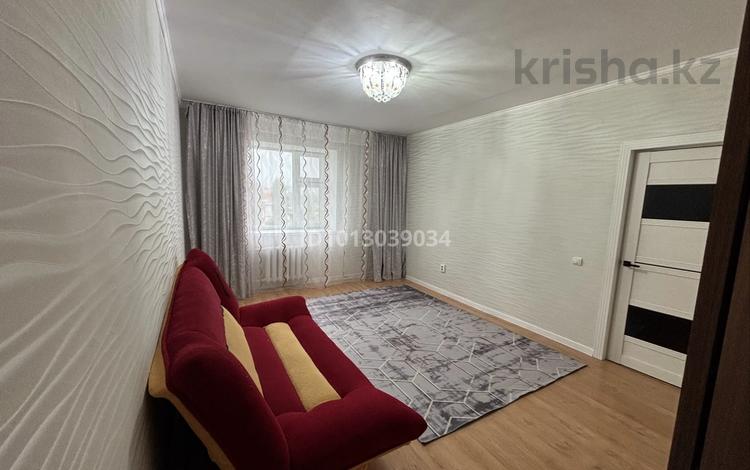 1-комнатная квартира · 45 м² · 4/5 этаж, мкр Кадыра Мырза-Али 7 за 120 000 ₸ в Уральске — фото 14