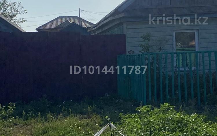 Отдельный дом · 3 комнаты · 58 м² · 4000 сот., Достоевского 50 — Возле стадиона трактор за 18.5 млн ₸ в Павлодаре — фото 2