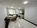 Офисы, магазины и бутики, салоны красоты, медцентры и аптеки, образование, кабинеты и рабочие места, студии · 80 м² за 400 000 〒 в Таразе — фото 2