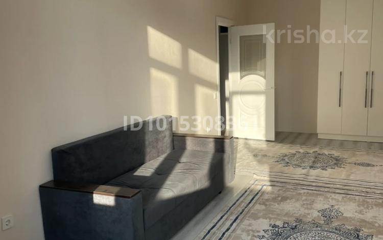 1-бөлмелі пәтер · 50 м² · 1/7 қабат, 20-ш/а. 19, бағасы: 170 000 ₸ в Актау, 20-й мкр — фото 2