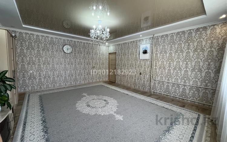 4-бөлмелі пәтер · 90 м², Мкр. Коктем 46, бағасы: 26 млн ₸ в Жанаозен — фото 2