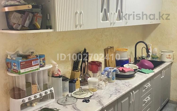 3-комнатная квартира · 95 м² · 2/2 этаж, Қонаев 9 — Возле военкомат за 12 млн ₸ в Каратау — фото 2