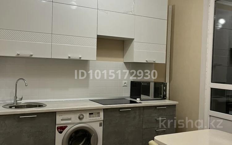1-комнатная квартира · 35 м² · 4/22 этаж, Бектурова 4/1 за 230 000 ₸ в Астане, Нура р-н — фото 2