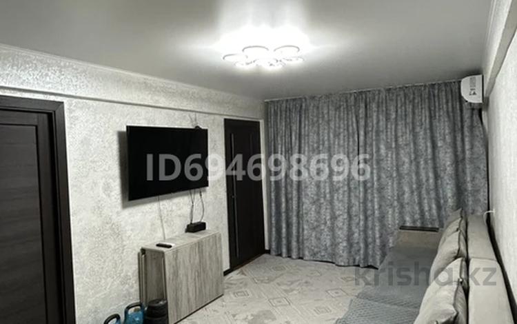3-комнатная квартира · 51 м² · 5/5 этаж, Кабанбай батыра 118 — Остановка Мир за 23.5 млн 〒 в Усть-Каменогорске — фото 2