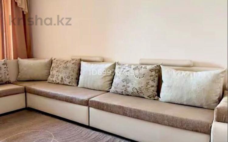 3-комнатная квартира · 68 м² · 1/5 этаж, Есенова 20А — Есенова-Абая за 20 000 〒 в  — фото 2