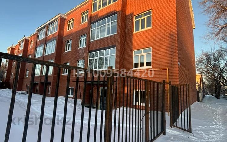 2-комнатная квартира · 67 м² · 3/3 этаж, Ғумар Қараш 33/1 — Проспект Назарбаева за 22.5 млн ₸ в Уральске — фото 2