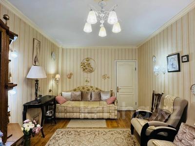 2-комнатная квартира · 53 м² · 2/5 этаж, мкр Самал-1 13 за 66.5 млн 〒 в Алматы, Медеуский р-н