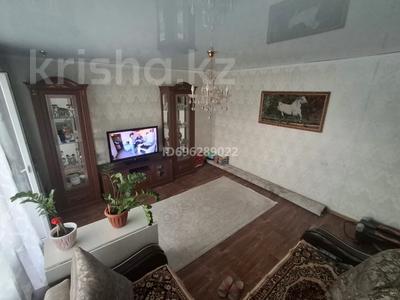 3-бөлмелі пәтер · 64 м² · 4/9 қабат, Майкудук, Мкр Голубые пруды — 77 школы, бағасы: 25 млн ₸ в Караганде, Алихана Бокейханова р-н
