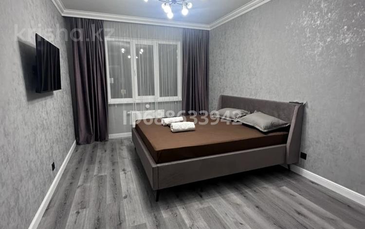 2-комнатная квартира · 68 м² · 7/14 этаж, Е-67 ул 8 за 18 000 ₸ в Астане, Есильский р-н — фото 2