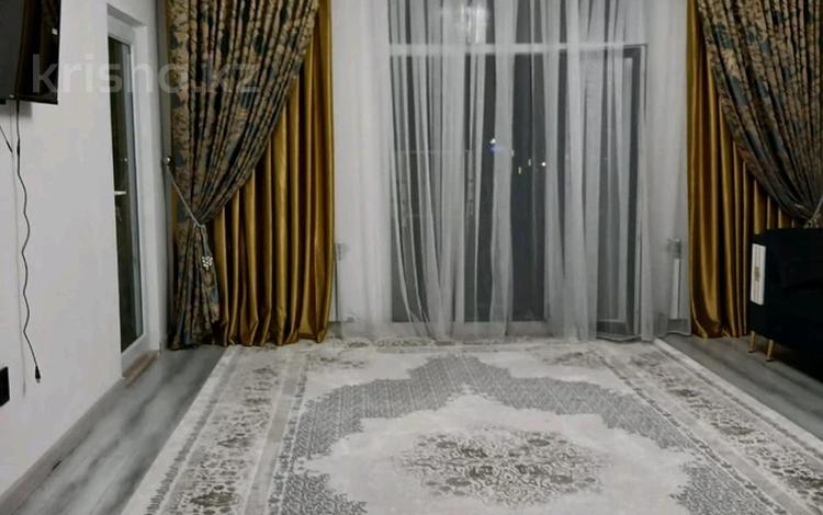 3-комнатная квартира · 85 м² · 9/10 этаж, Куаныша Толеметова за 280 000 ₸ в Шымкенте, Абайский р-н — фото 2