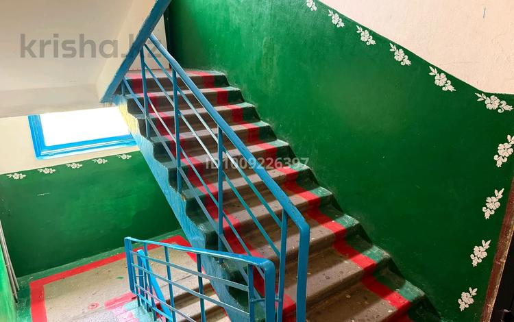 2-бөлмелі пәтер · 45 м² · 4/5 қабат, Пришахтинск, Пришахтинск, 23й микрорайон 35, бағасы: 10 млн ₸ в Караганде, Алихана Бокейханова р-н — фото 2