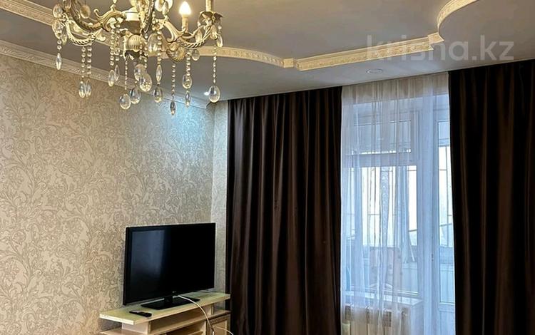 2-комнатная квартира · 65 м² · 2/3 этаж, Тәуке хан 8 — Байтурсынова за 12 000 ₸ в Шымкенте, Аль-Фарабийский р-н — фото 11