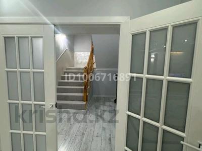Жеке үй · 6 бөлме · 260 м² · 12 жүзд., Сарықамыс-2 ш/а.., Алтыбакан 30, бағасы: 70 млн ₸ в Атырау, мкр Сарыкамыс-2