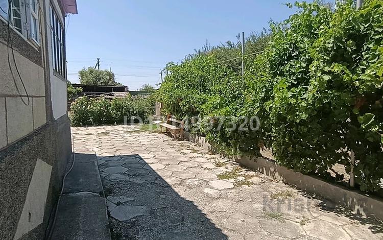 Жеке үй · 5 бөлме · 140 м² · 10 жүзд., Баженова 28 а — Угол улиц Ыкылас Дукенулы и Баженова, бағасы: 95 млн ₸ в Таразе — фото 2