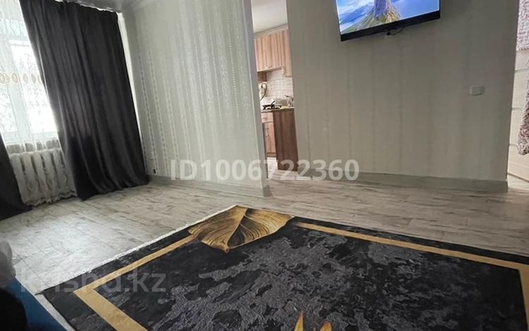 2-бөлмелі пәтер · 45 м² · 1/5 қабат, Жаңа қала ш/а., Бухар жырау 52а, бағасы: 13.8 млн ₸ в Караганде, Казыбек би р-н — фото 2