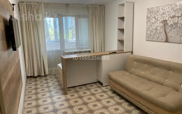 1-комнатная квартира · 30 м² · 2/5 этаж, мкр №6 26а за 200 000 ₸ в Алматы, Ауэзовский р-н — фото 2