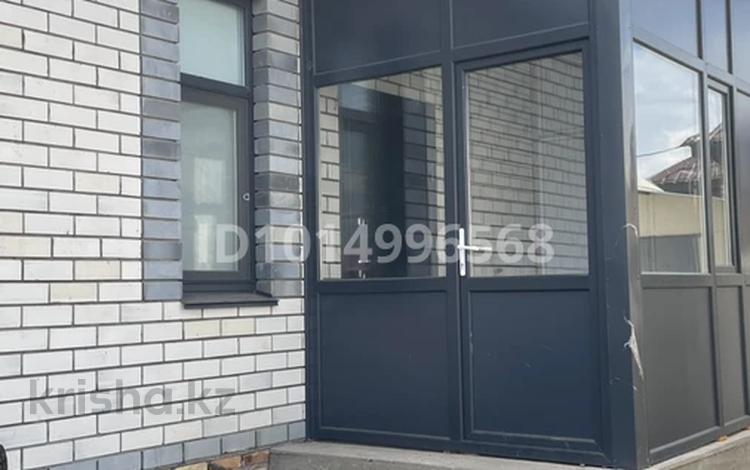 Отдельный дом · 3 комнаты · 100 м² · 4 сот., мкр. Зачаганск пгт, Жаскус 27 — Магазин Ерасыл за 36.5 млн ₸ в Уральске — фото 2