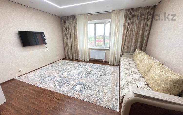 1-комнатная квартира · 46.5 м² · 7/9 этаж, мкр Юго-Восток, Шапагат 8 за 21.8 млн ₸ в Караганде, Казыбек би р-н — фото 2