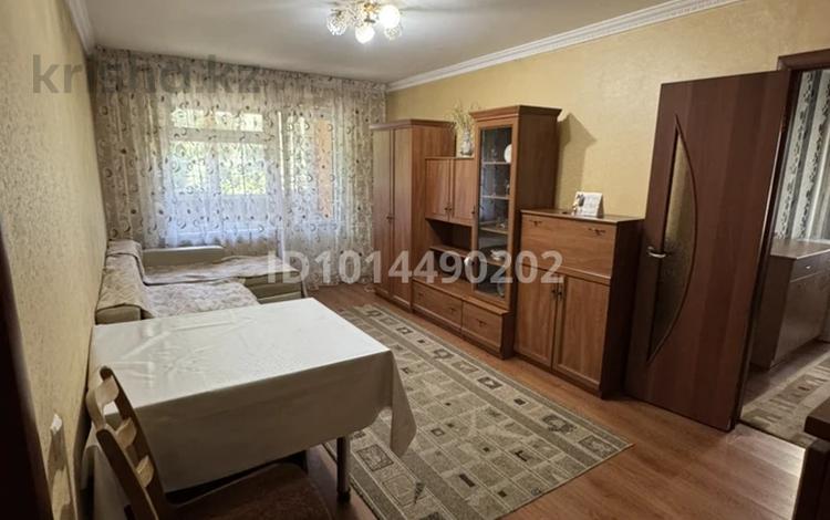3-комнатная квартира · 67 м² · 2/5 этаж, мкр Аксай-2 19 за 320 000 ₸ в Алматы, Ауэзовский р-н — фото 2