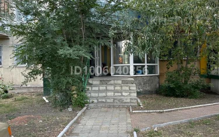 Свободное назначение, офисы, магазины и бутики, общепит, салоны красоты, медцентры и аптеки, образование · 60 м² за 42 млн 〒 в Костанае — фото 2