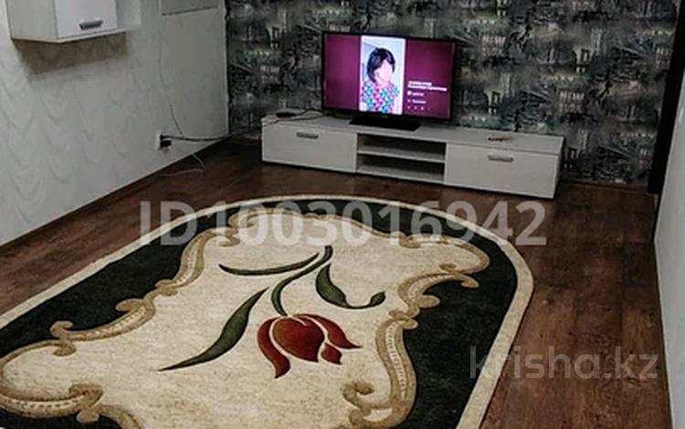 2-бөлмелі пәтер · 55 м² · 1/5 қабат, мкр 8 285/1 — Ул.Братья Жубанова, бағасы: 12 000 ₸ в Актобе — фото 3