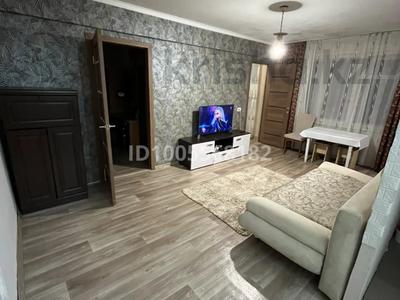 2-комнатная квартира · 48 м² · 3/5 этаж, Михаэлиса — Гастроном ромашка за 190 000 ₸ в Усть-Каменогорске, Ульбинский