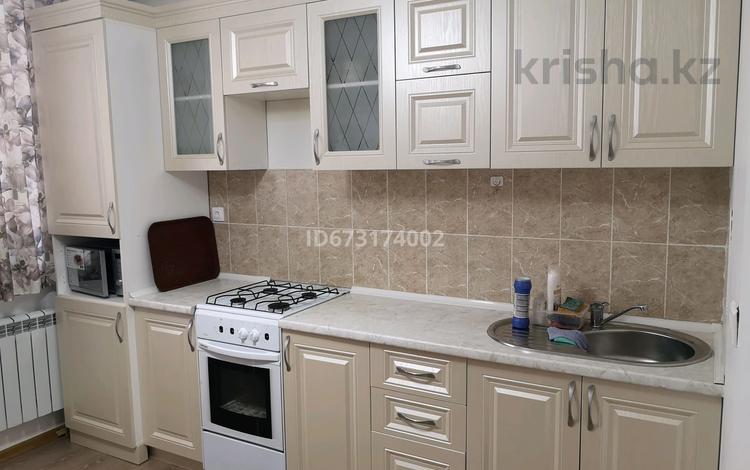 2-бөлмелі пәтер · 68 м² · 2/9 қабат, мкр Нурсая 17а блок 2, бағасы: 200 000 ₸ в Атырау — фото 2